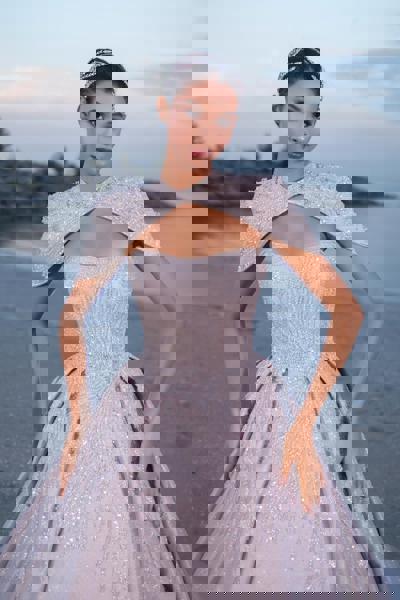 Swanfashion | Model 1